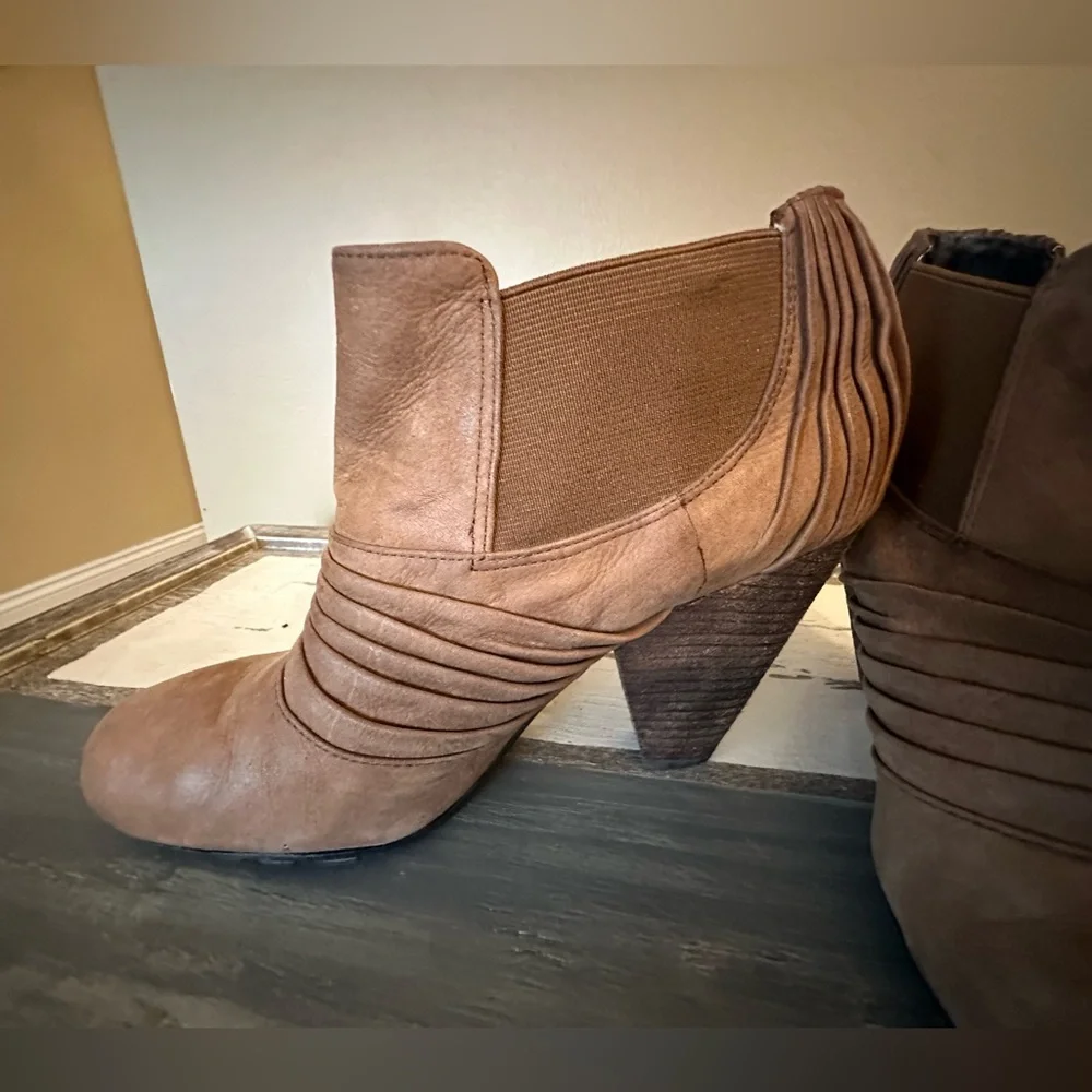 Vince Camuto Women’s Bronco Ankle Booties - Size 8‎